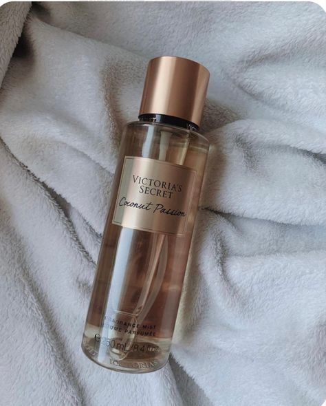 Passion Girl, Victoria Secret Spray, Victoria Secret Vanilla, Victoria Secrets Coconut, Victoria Secret Body Spray, Parfum Victoria's Secret, Victoria Secret Body Mist, Womens Body, Alat Makeup