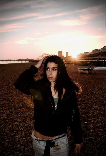 Amy Winehouse Frank, Amy Winehouse Style, Amazing Amy, Brighton England, Brighton Beach, Riot Grrrl, Amy Winehouse, Back To Black, Look Cool