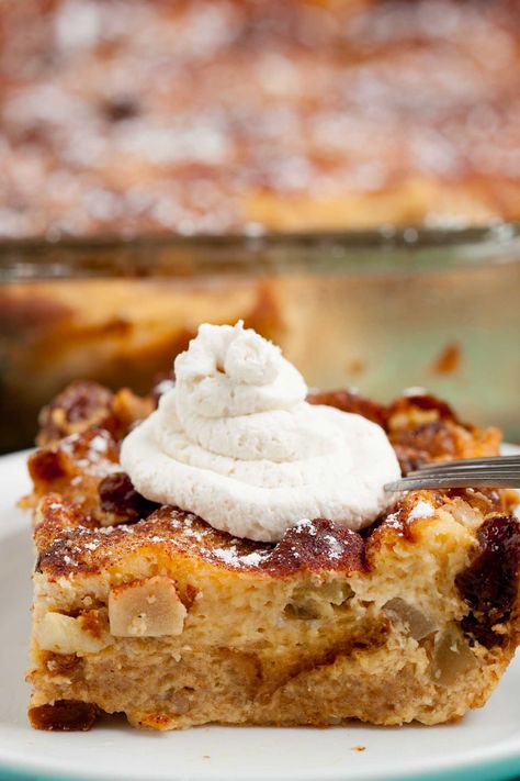 Apple Bread Pudding Apple Bread And Butter Pudding, Cinnamon Apple Bread Pudding Recipe, Apple Brioche Bread Pudding, Apple Cinnamon Bread Pudding, Apple Bread Pudding Easy, Fall Baking Apples, Pineapple Bread Pudding, Apple Bread Pudding Recipe, Donut Bread Pudding