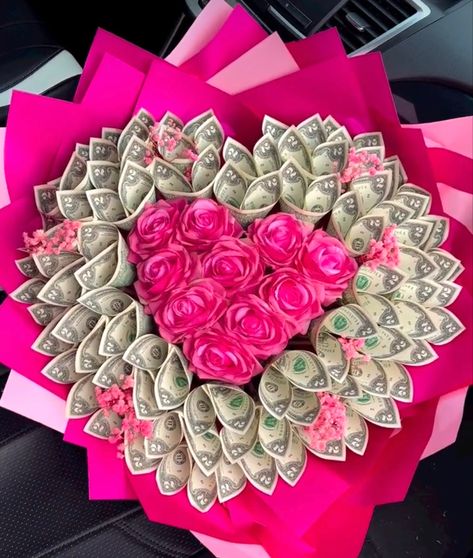 Roses Bouquet Gift, Ribbon Flowers Bouquet, Diy Bouquet Wrap, Luxury Flower Bouquets, Money Flowers, Money Bouquet, Creative Money Gifts, Cute Couple Gifts, Flower Gift Ideas