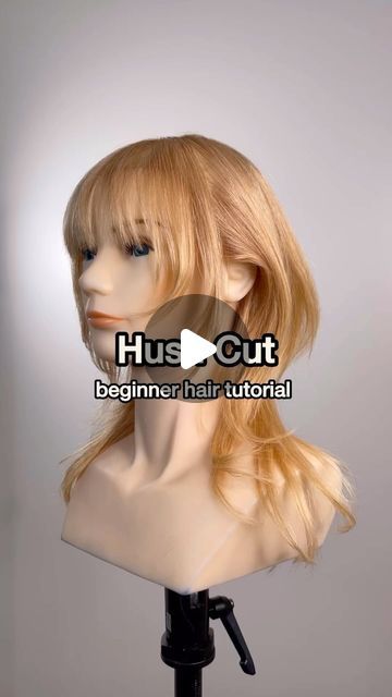 Curly V Shaped Haircut, Medium Hair For Wavy Hair, Hushcut Haircut Short, Hushcut Haircut Medium, How To Style A Hush Cut, Hush Haircut Medium Length, How To Cut Hush Cut At Home, Medium Wolfcut Haircut, Hush Haircut Tutorial