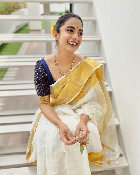 Set Saree Kerala, Onam Outfits Ideas, Onam Kerala, Happy Vishu, Namitha Pramod, Outfit Ideas 2022, Onam Outfits, Kerala Saree Blouse Designs, Onam Saree