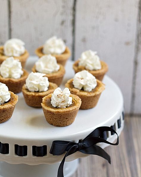 Pumpkin Pie Cookie Cups Pumpkin Pie Cookie, Pumpkin Pie Cookies, Cookie Cups, Cookie Pie, Pumpkin Dessert, How Sweet Eats, Sweets Treats, Pumpkin Recipes, Fall Recipes