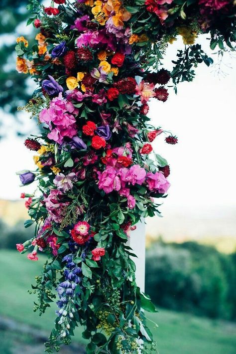 Jewel Tone Wedding Flowers, Bright Wedding Colors, Colorful Wedding Flowers, Flower Arch, Jewel Tone Wedding, Boda Mexicana, Bright Wedding, Wedding Flowers Summer, Theme Color