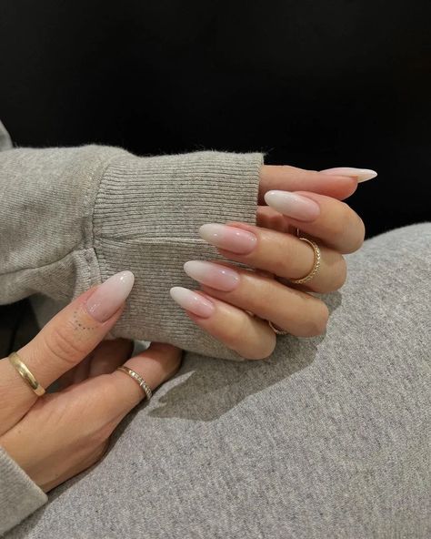 "Milk Nails" Are a Thing Now, and They're As Classy as Can Be Long Round Nails, Milk Bath Nails, Nails Milky, Milk Nails, Nail Ridges, Milky Nails, Racun Shopee, Classic Nails, Floral Nail Art