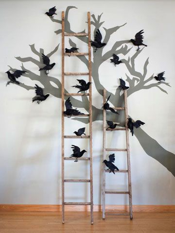 Raven Tree Halloween Interior Decorations, Creative Halloween Decorations, Spooky Trees, Easy Halloween Decorations, Adornos Halloween, Fall Mantel Decorations, Halloween Displays, Halloween Decorations Indoor, Leaf Garland