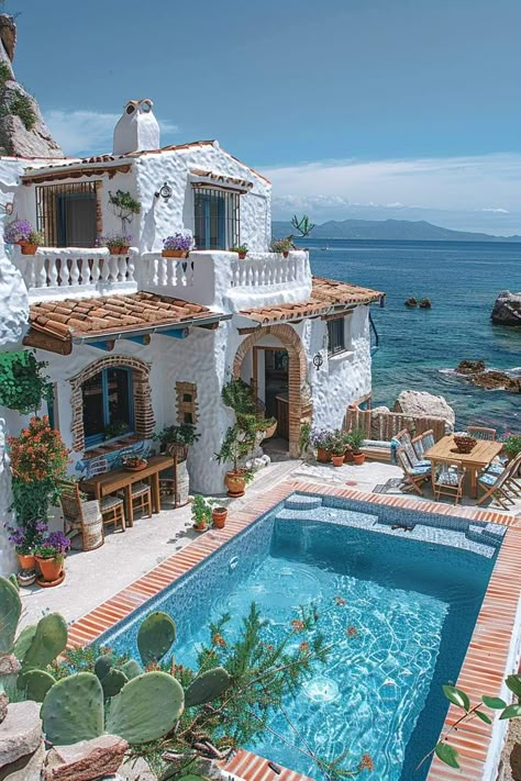 Italian Beach House, Small Dream House, House Pools, Roman House, Italian Beach, Italian Farmhouse, Beachfront House, Beach House Exterior, Dream Beach Houses