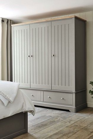 Country Luxe, Bedroom Wardrobe Ideas, Fitted Bedroom Furniture, Triple Wardrobe, Bedroom Cupboards, Bedroom Cupboard, Fitted Bedrooms, Desain Furnitur Modern, Bedroom Cupboard Designs