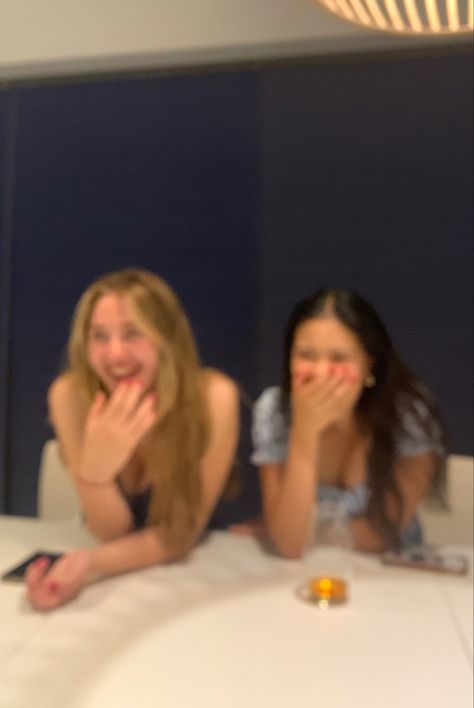 Women Laughing Aesthetic, Best Friends Laughing Aesthetic, Two People Laughing, People Laughing Aesthetic, Laughing Friends Aesthetic, Laughing With Friends Aesthetic, Laughing Girl Aesthetic, Laughing Person, Girl Laughing Aesthetic