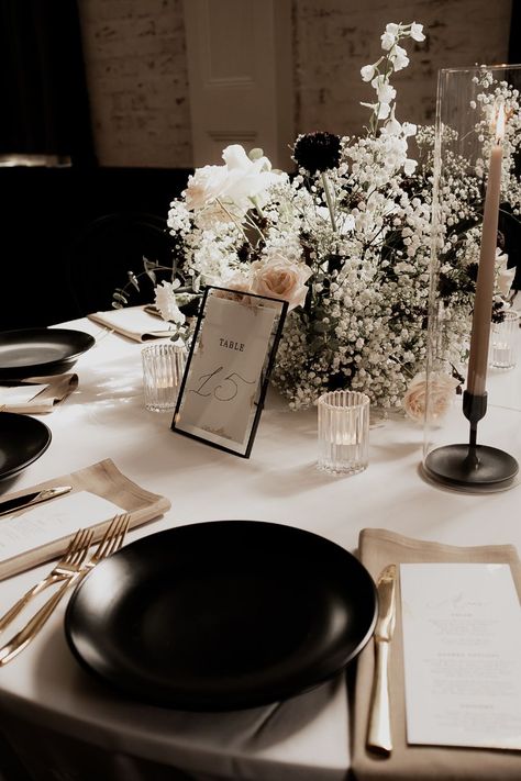 Sophisticated Chic Wedding, Black White And Gold Wedding Flowers, Black Tie Table Setting, Black Tie Wedding Table Decor, Black And White Table Setting Wedding, Black And Wedding, Modern Black And White Wedding Decor, Black And Neutral Wedding, Black White Blush Wedding