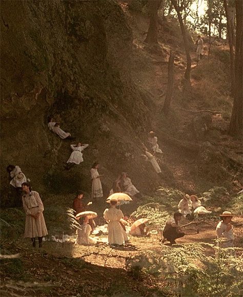 Picnic At Hanging Rock 1975, Peter Weir, Picnic At Hanging Rock, Movie Design, Hanging Rock, Theme Nature, Princess Aesthetic, Foto Art, Green Gables