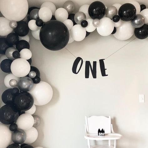 Black And White Balloon Decorations, Black And White Balloon Garland, White And Black Baloon Decoration, Black And White Balloon Arch, Black And White Balloon Wall, Black And White Birthday Decorations, Black And White Backdrop, Black White Gray Balloon Garland, Black And White Checkered Balloon Arch