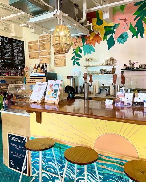 Smoothie Shops Interior, Beach Style Restaurant, Coastal Cafe Design, Florida Coffee Shop, Tropical Ice Cream Shop, Beach Vibe Coffee Shop, Acai Shop Interior, Surf Bar Design, Beach Store Aesthetic