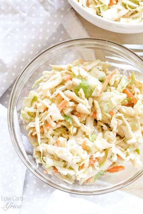 This low carb coleslaw is sweet and spicy and is sure to be a favorite at your next potluck or hangout. Only 5g net carbs! #lowcarb #lowcarbrecipe #lowcarbdiet #keto #ketorecipe #ketodiet #lowcarblove #ketolifestyle #lowcarblifestyle #ketoliving #ketodiet #lchf  | LowCarbAfrica.com Coleslaw Spicy, Simple Coleslaw, Low Carb Coleslaw, Dinner Recipes Easy Healthy, Spicy Mayo Recipe, Low Carb Broccoli Salad, Spicy Coleslaw, Dinner Recipes Quick, Easy Macaroni Salad