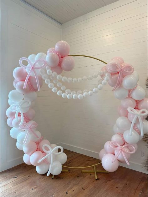 Bows And Pearls, Pearl Baby Shower, 17. Geburtstag, Lila Party, Baby Shower Balloon Arch, Sweet Sixteen Birthday Party Ideas, Girly Birthday Party, Fest Temaer, Bow Baby Shower