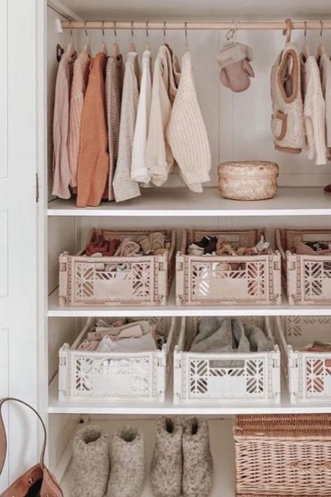 Wardrobe Organisation, Nursery Closet, Kid Rooms, Nursery Room Design, Baby Room Inspiration, Rooms Ideas, Nursery Room Inspiration, Girl’s Room, Nursery Baby Room