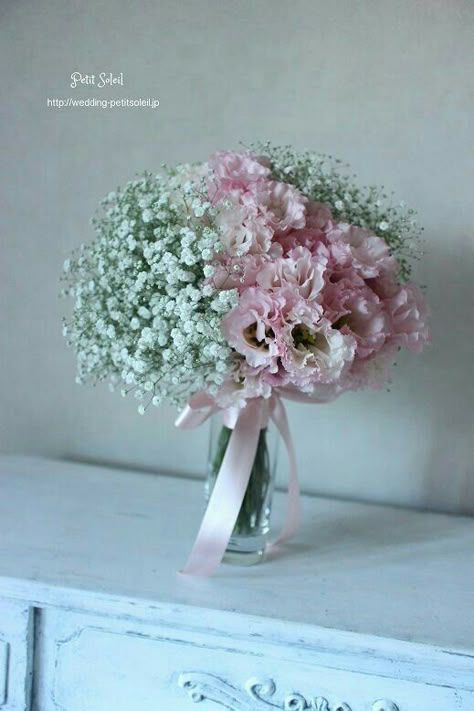 Wedding Flowers Baby Breath, Flowers Baby Breath, Baby Breath Bouquet, Baby's Breath Bouquet, Arreglos Ikebana, Pink Ideas, Bridal Bouquet Flowers, Baby Breath, Flower Arrangements Simple