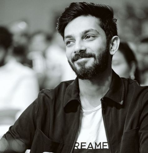 Anirudh Ravichander Hd Images, Temporary People, One Direction Art, Father's Day Activities, Anirudh Ravichander, Funny Troll, New Photos Hd, Indian Music, Colorful Rangoli Designs