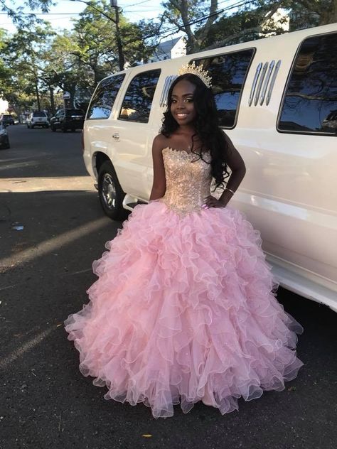 Pink Dress For Sweet 16, Pink Sweet 16 Dresses Black Women, 13th Birthday Dress Ideas, Sweet 16 Black Women, Sweet 16 Looks, 16 Birthday Dresses, 16th Birthday Dresses, Prom Dresses For Teens Black, Dresses Poofy