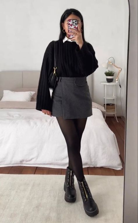 [PaidAd] 17 Fall Skirt Outfits Tights Tricks You'll Be Impressed By This Winter #fallskirtoutfitstights Skirt Outfits Tights, Classic Romantic Style Outfit, Sweater And Leather Jacket, Trendy Outfit Ideas Summer, Outfits Tights, Fall Skirt Outfits, Corp Goth, 6th Form Outfits, Tunic Fashion