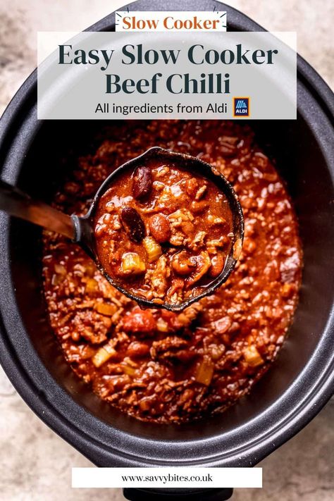 This slow cooker chilli con carne is a Mexican/ South West classic. A simple scratch homemade chilli that everyone will love. Double the amount for batch cooking because chilli is always better the next day. Chilli Con Carne Slow Cooker, Chilli Recipe Slow Cooker, Slow Cooker Chilli Con Carne, Best Chilli Recipe, Slow Cooked Chilli, Slow Cooker Chilli, Chilli Con Carne Recipe, Slow Cooker Chili Beef, Homemade Chilli