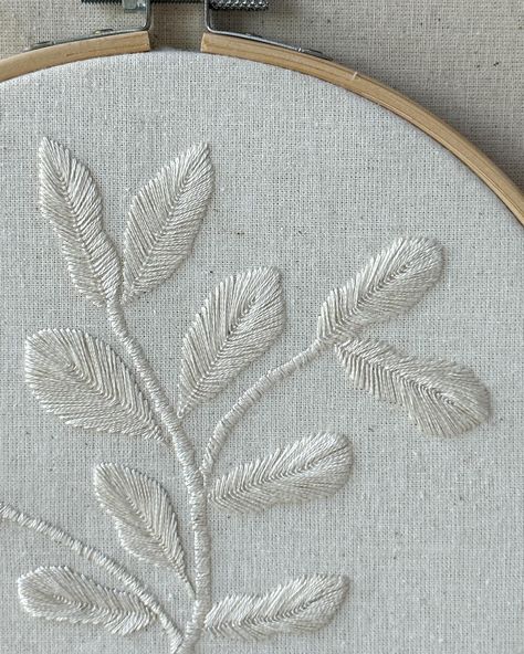 Embroidery Monochrome, Monochrome Embroidery, Leaves Embroidery, Embroidered Leaf, Botanical Floral Art, Embroidered Leaves, Kantha Work, Threading, Craft Inspiration