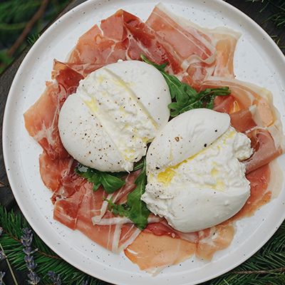 Burrata Appetizer Prosciutto, Burrata And Prosciutto, Burrata And Proscuitto, Prosciutto Burrata, Prosciutto Sandwich, Wine And Cheese Party, Cheese Party, Wine And Cheese, Pizza Recipes Homemade