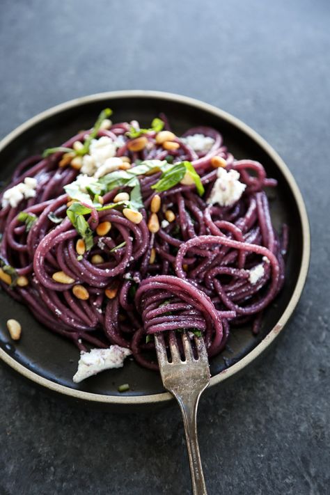 Purple Pasta Recipe, Red Wine Spaghetti, Purple Pasta, Red Wine Pasta, Cooking With Ghee, Wine Pasta, Glutenfree Recipe, Gluten Free Spaghetti, Gluten Free Noodles