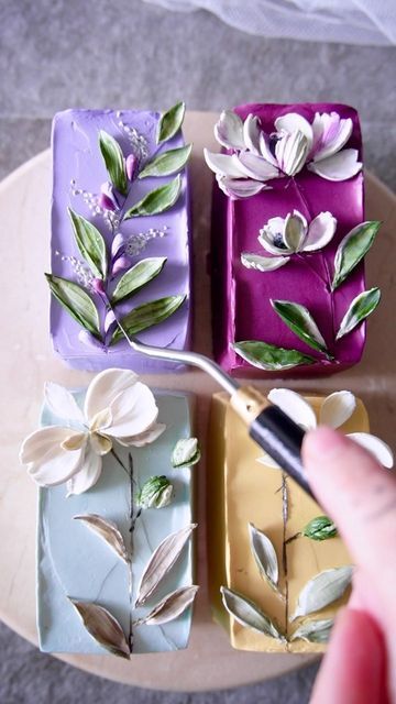 Palette Flowers Cake, Palette Knife Cookies, Palette Knife Cupcakes, Buttercream Palette Knife Flower Cake, Pallete Knife Cake Design, Spring Sheet Cake, Palette Knife Painting Cake, Palette Knife Cake Decorating, Pallet Knife Cake Decorating