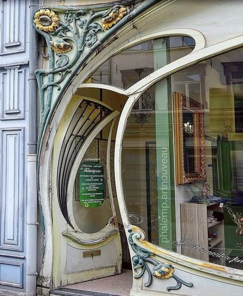 Art Nouveau Interior, Shop Facade, Porte Cochere, Art Nouveau Architecture, Cool Doors, Art Nouveau Design, Unique Doors, Beautiful Doors, Beautiful Architecture