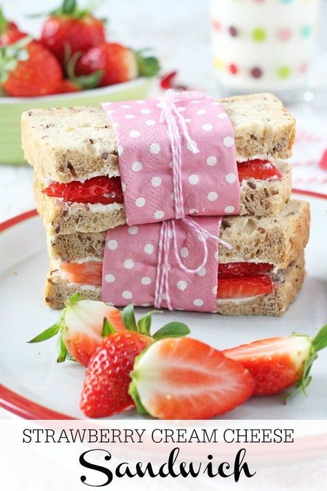 A delicious and healthy lunch idea for kids. Wholemeal sandwiches filled with strawberries and cream cheese! My Fussy Eater blog Strawberries And Cream Cheese, Healthy Lunchbox Recipes, Cream Cheese Sandwich, Cream Cheese Sandwiches, Pastas Recipes, Healthy Valentines, Healthy Lunches For Kids, Sandwich Fillings, Fussy Eaters