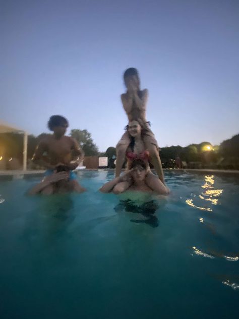 summer swimming pool tan tanning friends 2023 aesthetic vacation Friend Group Tik Tok Videos, Vacation Activities Aesthetic, Pool Aesthetic With Friends, Summer Aesthetic Tanning, Tanning By The Pool Aesthetic, Community Pool Aesthetic, Swimming In Pool Aesthetic, Friend Group Summer Aesthetic, Pool Friends Pictures