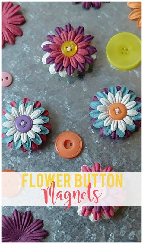 Button Magnets Diy, Button Flowers Diy How To Make, Button Bookmarks Diy, Button Embroidery Crafts, Cute Magnets Diy, Flower Magnets Diy, Button Crafts To Sell, Homemade Magnets, Diy Button Crafts