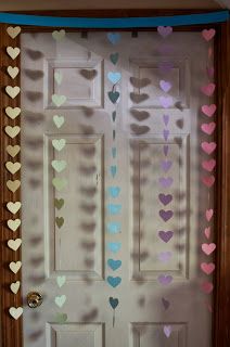 Lynsey Crafts: Heart Curtain Heart Curtain, Bead Curtain, Diy Heart, Heart Diy, Beaded Curtains, Many Many, Diy Curtains, Cute Heart, Craft Projects