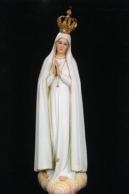 The First Pilgrim Image of Our Lady of Fatima | Venerated at… | Flickr Mother Mary Pictures, Virgin Mary Art, Stone Ideas, Jesus Mary And Joseph, Mama Mary, Jesus And Mary Pictures, Catholic Images, Lady Of Lourdes, Lady Of Fatima