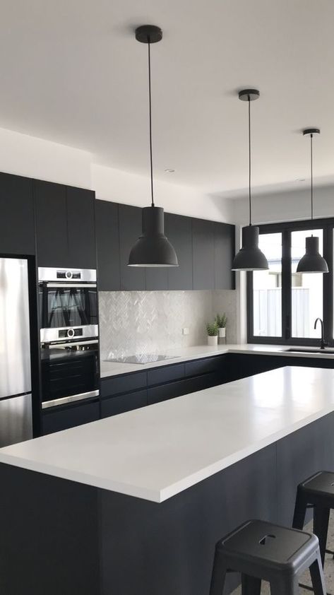 Living Boho, Modern Black Kitchen, Modern Kitchen Design Luxury 2020, Kitchen Interior Design Modern, White Kitchen Design, Luxury Kitchen Design, House Design Kitchen, Kitchen Cabinet Colors, Modern Kitchen Design Luxury