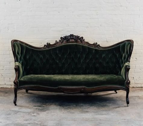 Victorian green velvet couch Victorian Velvet Couch, Vintage Green Velvet Couch, Green Victorian Couch, Dark Green Velvet Chair, Green Couch Velvet, Vintage Velvet Furniture, Dark Green Velvet Couch, Victorian Style Couch, Green Victorian Aesthetic