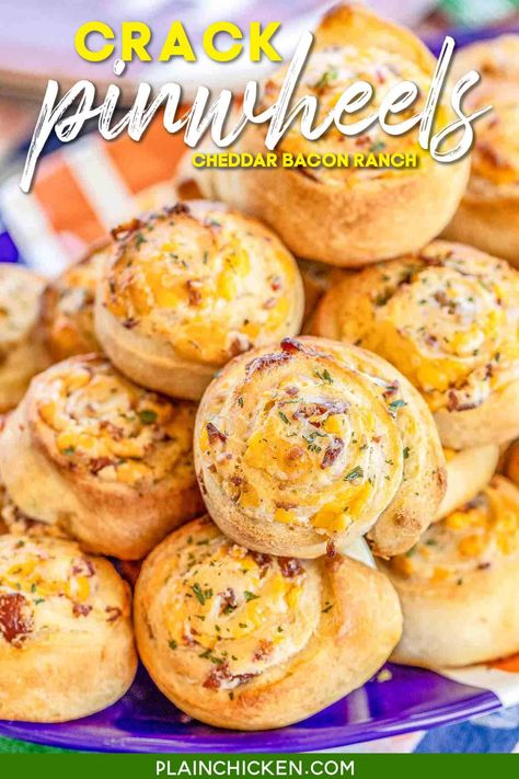 Bread Pinwheels, Crescent Roll Appetizers, Puff Pastry Pinwheels, Chicken Pinwheels, Pizza Pinwheels, Pizza Roll Recipe, Bacon Pizza, Cheese Pinwheels, Cheese Cheddar