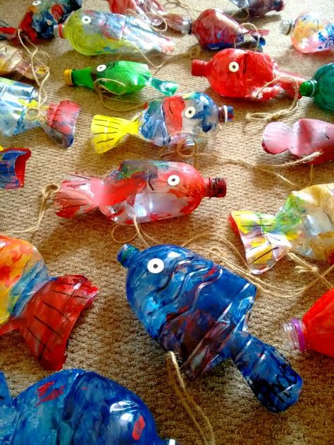 Recycled Sea Creatures, Plastic Bottle Fish, Water Bottle Fish, Bottle Fish, Waste Art, Wacky Hair Day, Recycled Crafts Kids, Recycled Art Projects, Hair Flyer