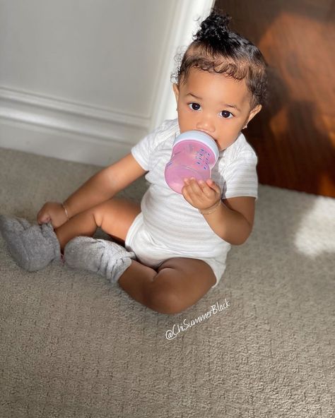 Sip 🙊 Mix Baby Girl, Kids Outfits Daughters, Mommy And Baby Pictures, Cute Mixed Babies, Cute Black Babies, Beautiful Black Babies, Fashion Baby Girl Outfits