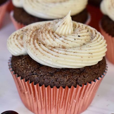 Coffee Cream Cheese Frosting Recipe Espresso Cream Cheese Frosting, Coffee Cream Cheese Frosting, Bundt Cake Cream Cheese Frosting, Simple Frosting, Chocolate Cream Cheese Icing, Cappuccino Cake, Mocha Frosting, Espresso And Cream, Cheese Frosting Recipe