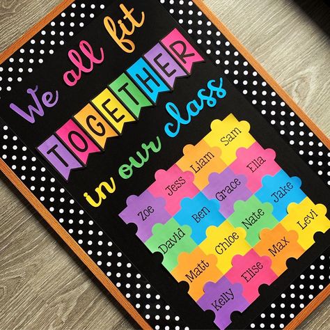 Back to School Bulletin Board Ideas – Mrs. B's Beehive School Bulletin Board Ideas, Back To School Displays, Summer Bulletin Boards, مشروعات العلوم, Diy Classroom Decorations, Preschool Bulletin, Preschool Bulletin Boards, School Doors, Classroom Board