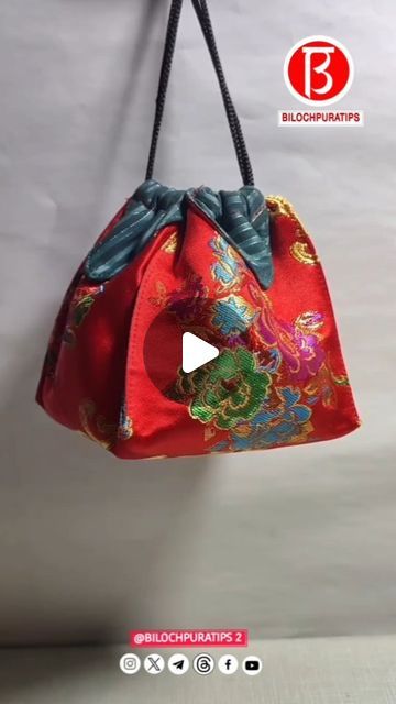 Christmas Purses To Make, Diy Purses And Bags, Small Bags Diy, Bag Making Tutorial, Patchwork Bags Diy, Quilted Purse Patterns, Making Purses, Sewing Instagram, Diy Shoulder Bag