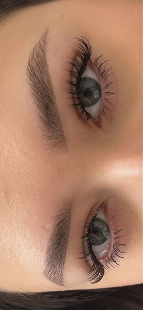 Наращивание ресниц Natural Fake Eyelashes, Lashes Fake Eyelashes, Bentuk Alis, Flot Makeup, Perfect Eyelashes, Pretty Lashes, Natural Eyelash Extensions, Eyelash Extentions, Makijaż Smokey Eye