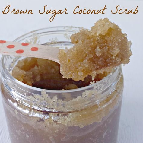 Homemade Brown Sugar, Easy Sugar Scrub, Coconut Oil Scrub, Coconut Scrub, Brown Sugar Scrub, Diy Coconut Oil, Coconut Oil Skin Care, Body Scrub Recipe, Coconut Oil For Face