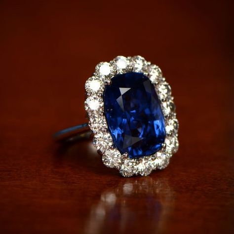 Luxury Sapphire Ring With Halo, Luxury Sapphire Jewelry With Halo Detail, Luxury Sapphire Ring For Party, Fine Jewelry Style, Luxury Antique Sapphire Diamond Ring, Exquisite Diamond-cut Sapphire Ring, Estate Diamond Jewelry, Brown Table, Sparkle Jewelry, Ring With Diamond