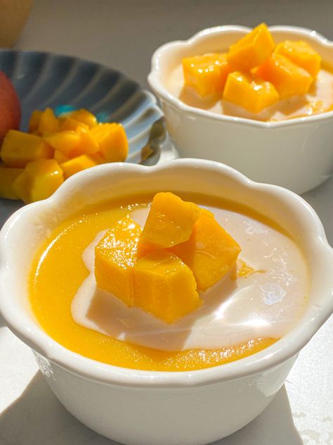 Chinese Mango Pudding Recipe, Hong Kong Mango Pudding, Chinese Jello Dessert, Mango Pudding Chinese, Chinese Food Dessert, Asian Mango Dessert, Asian Deserts Recipe, Asian Recipes Dessert, Chinese Pudding