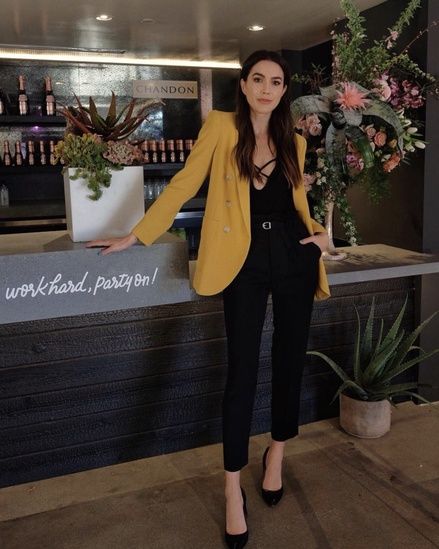 Hostess Outfit Restaurant, Mustard Blazer Outfit, Yellow Blazer Outfit, Brittany Xavier, Elegantes Outfit Damen, Chic Work Outfits Women, Looks Jeans, Work Outfits Women Summer, Blazer Outfits For Women