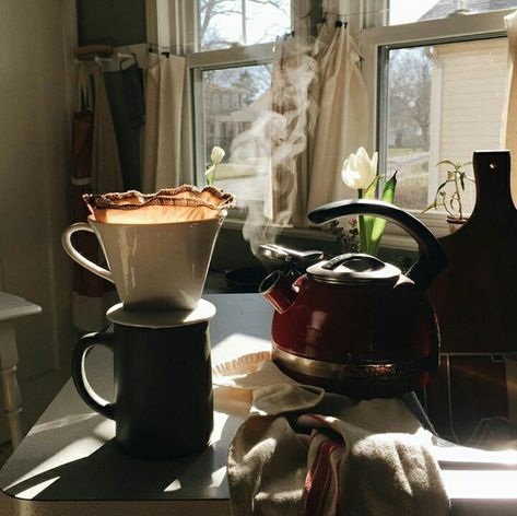 Oui Oui, Coffee Cafe, Slow Living, V60 Coffee, Coffee Addict, Simple Life, Sunday Morning, Coffee Time, Aesthetic Food