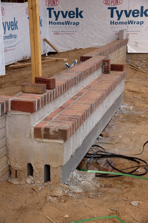 How to build a brick step How To Build Porch Steps, Outside Stairs Design, Front Porch Stairs, Estilo Cottage, Brick Porch, Porch Stairs, Front Door Steps, Front Porch Steps, Front Stairs